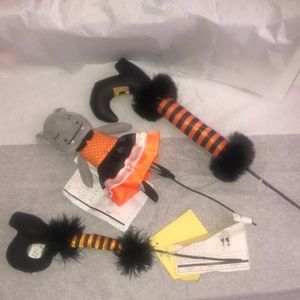 Michael’s sample,Lot of three Halloween decoration.